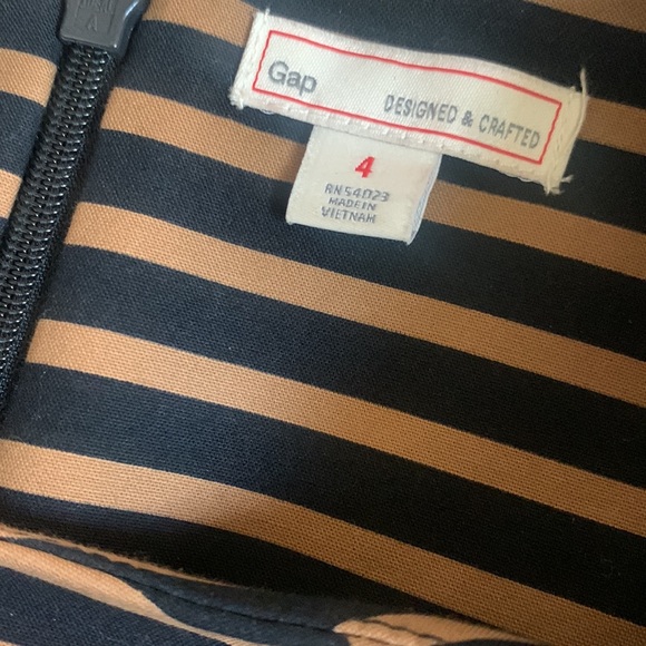 GAP Striped Dress with pockets! - Picture 7 of 7